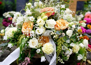 Quelles fleurs choisir pour un enterrement ?
